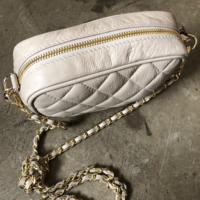 Crossbody skind QUILT og kæderem MUST HAVE COW CONCEPT Crossbody skind QUILT og kæderem MUST HAVE COW CONCEPT